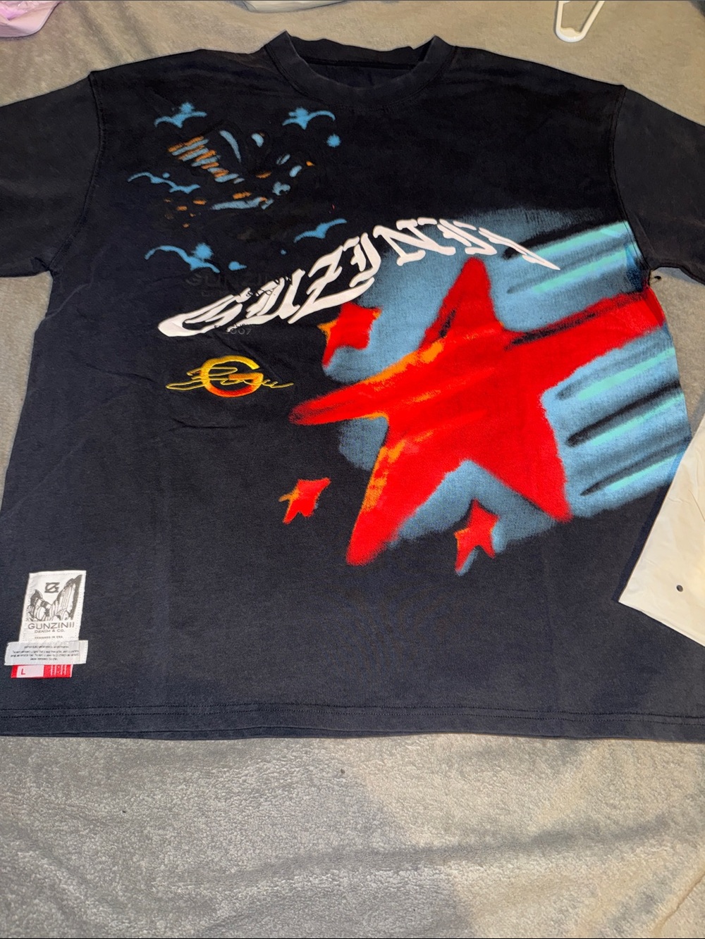 Gunzinii Crew Shirt Men’s size large NWOT